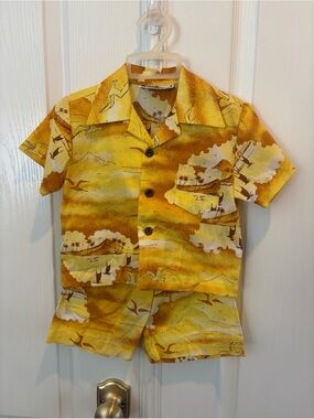 Vintage NAPILI 60’s/70’s Yellow Hawaiian Print Kids Button-Down Matching Set